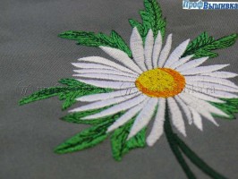Машинная вышивка Ромашек на ткани