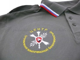 Вышивка Армия России на рубашке поло