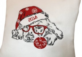 Флисовая подушка вышивкой