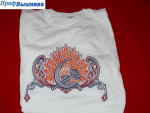 Вышитые принты – безупречный декор для футболки