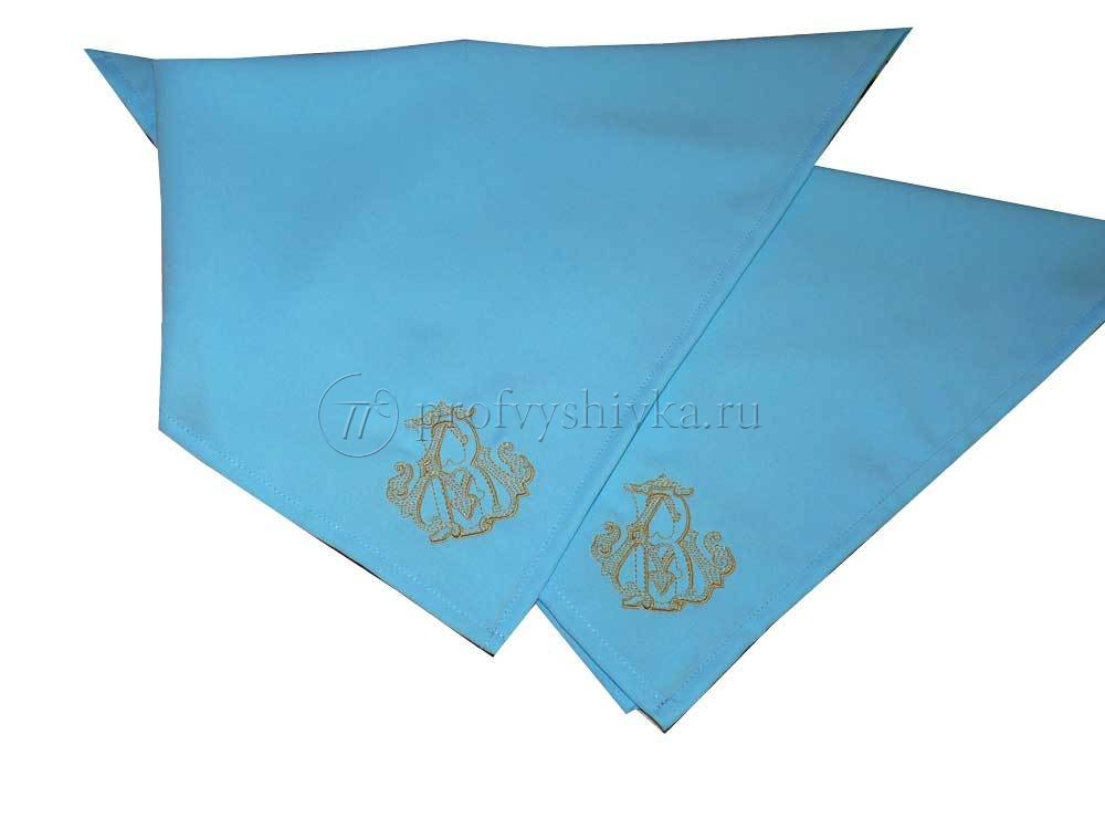 Голубые салфетки с необычной вышивкой инициалов