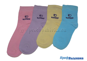 Цветные носки с вышивкой