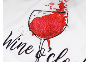 Вышивка «Wine o clock» на футболке