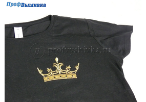 Вышивка короны на футболке