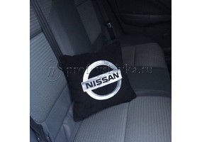 Вышивка на подушке Nissan